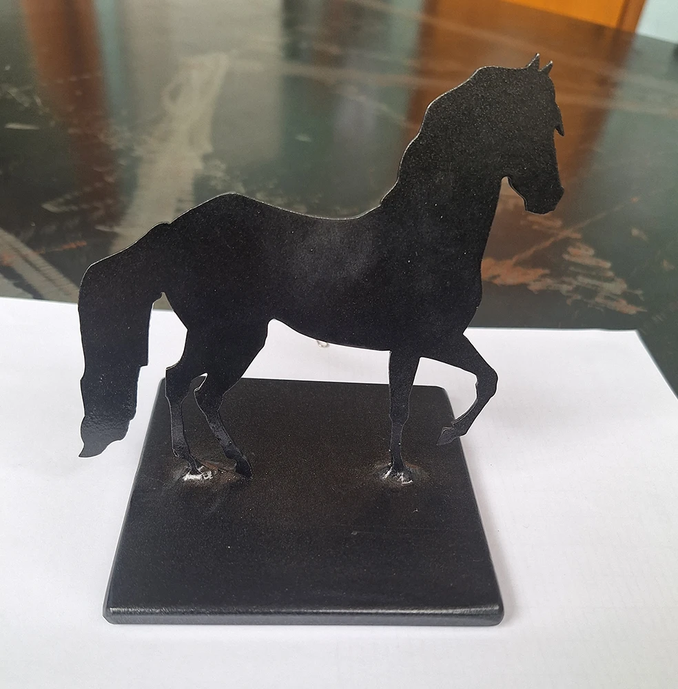 Cavallino 3D realizzato con taglio laser e saldatura