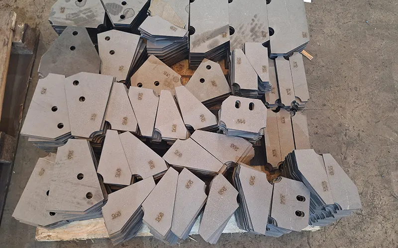 Piastre tagliate con taglio laser a Verona